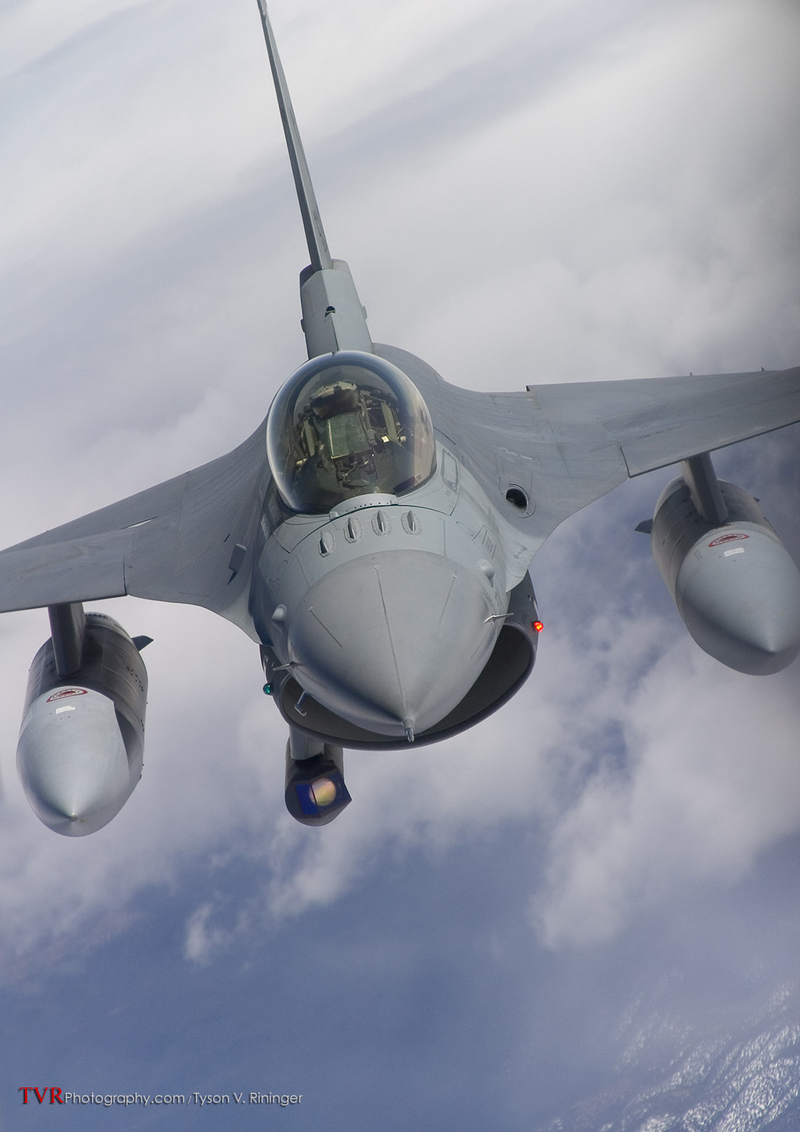 Illustration for article titled All These Jaw-Dropping Airplane Images Were Taken By This Flying Photog